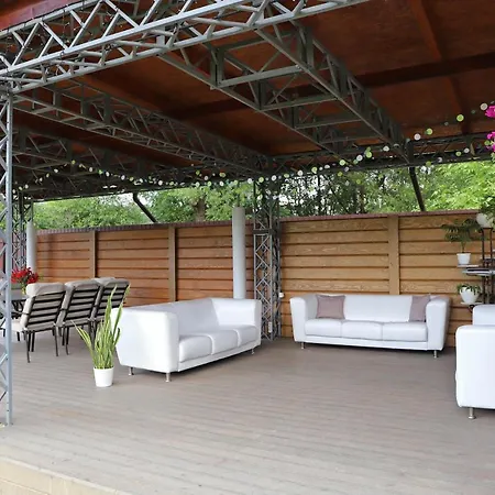 Tatil Evi Apple House Mykulychyn