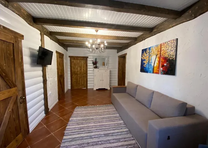 Apple House Mykulychyn